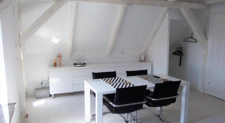 Holiday apartment with patio & yard — photo 4