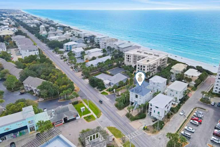 Vacation home with BBQ, jacuzzi & fast internet | Beach view — photo 3