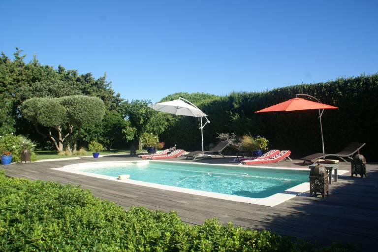 Vacation home with barbeque, garden & patio — photo 2