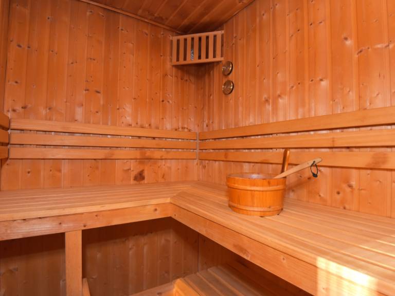 Vacation home with sauna, yard & BBQ | Pets allowed — photo 5