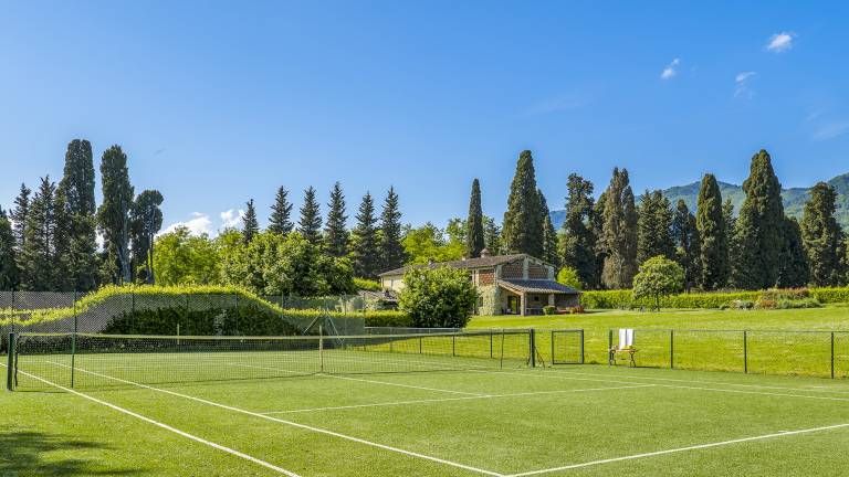 Villa with BBQ, yard & private pool | Garden view — photo 4