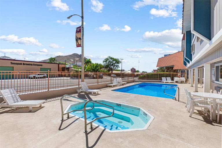 Best Western Hi-Desert Inn in Tonopah, NV