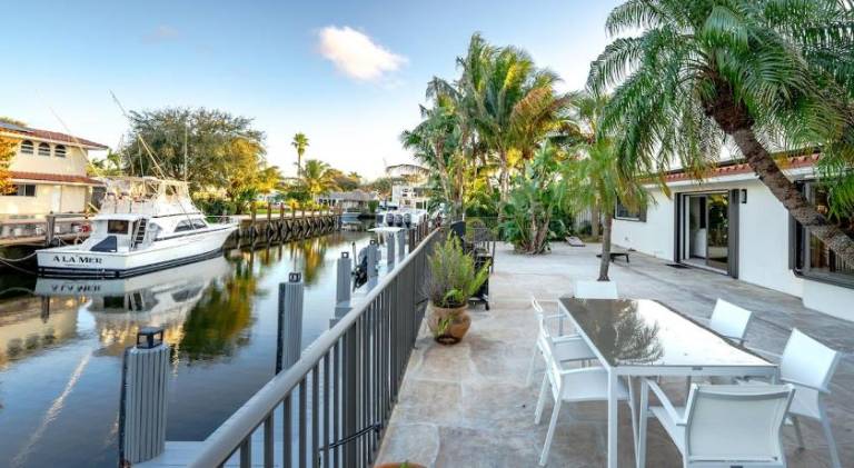 Pompano Beach Villa Waterfront with Heated Pool and Docking — photo 4
