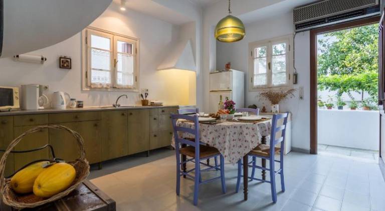 Wonderful holiday apartment with patio & yard | Suitable for remote work | Dogs allowed — photo 4
