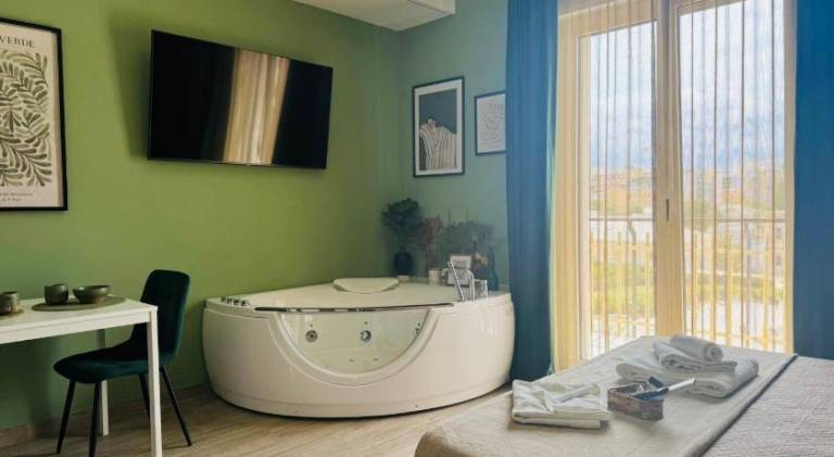 Beautiful rental apartment with hot tub | Dogs allowed — photo 2