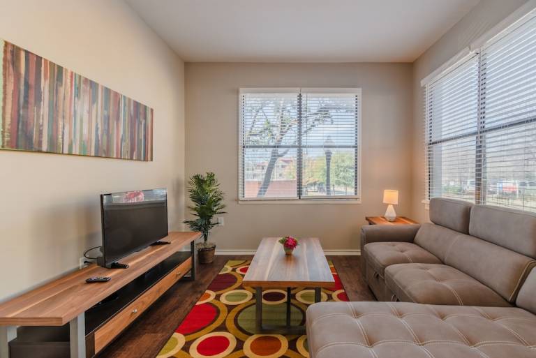 Apartment  Uptown