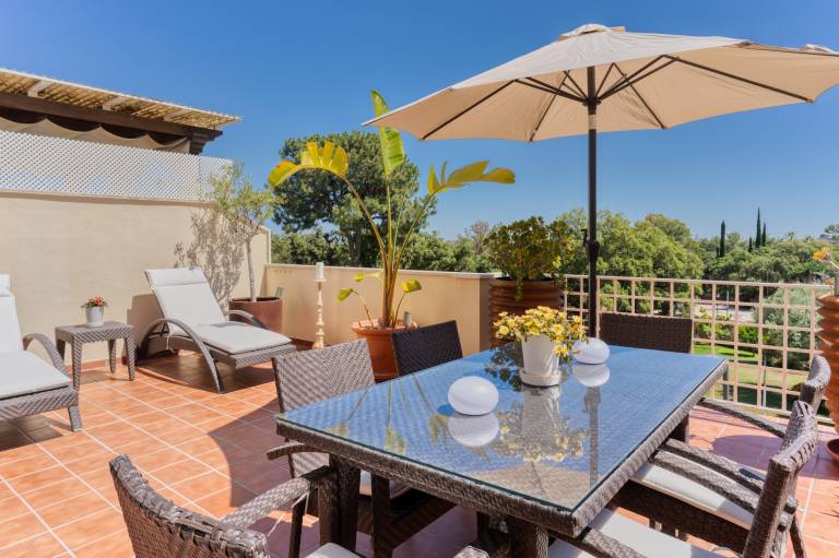 Apartment 'Lechuza Elviria Marbella 2' with Shared Pool, Wi-Fi and Air Conditioning — photo 2
