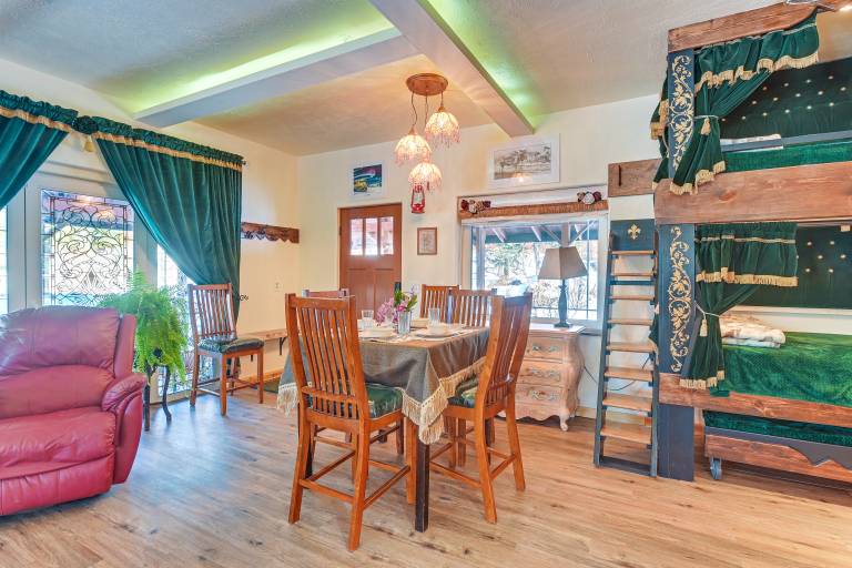 Cozy Kenai Abode w/ Private Deck: 5 Mi to Ocean! — photo 5