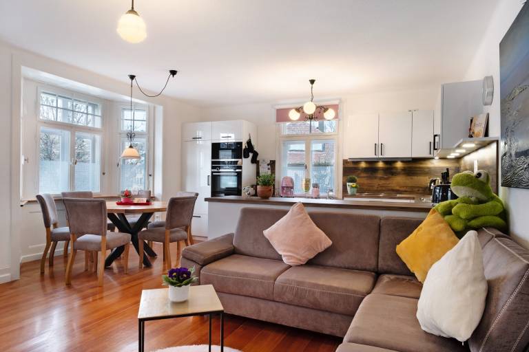 Children-friendly charming apartment with garden, terrace & fast internet | Garden view | Good for workation | Pet-friendly in Lenzkirch