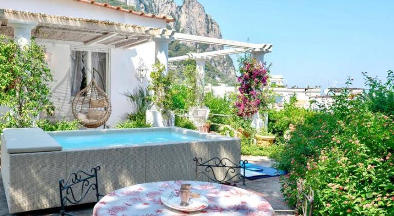 Beautiful villa with hot tub & pool | Dogs allowed — photo 3