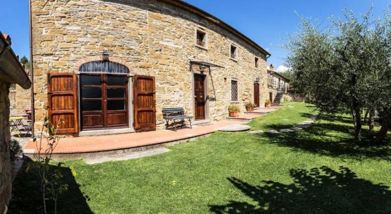 Farm with terrace, pool & sauna | Dogs allowed in Castiglion Fiorentino