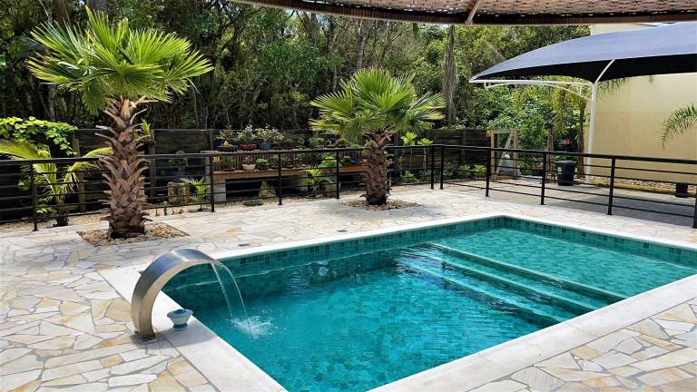 Casa Privativa com Piscina na Barra da Ferrugem SC