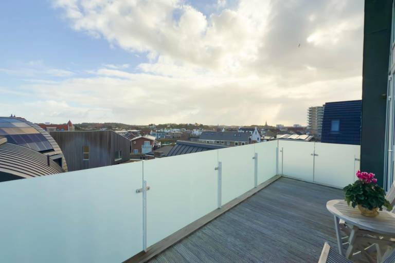 Holiday apartment with terrace — photo 3