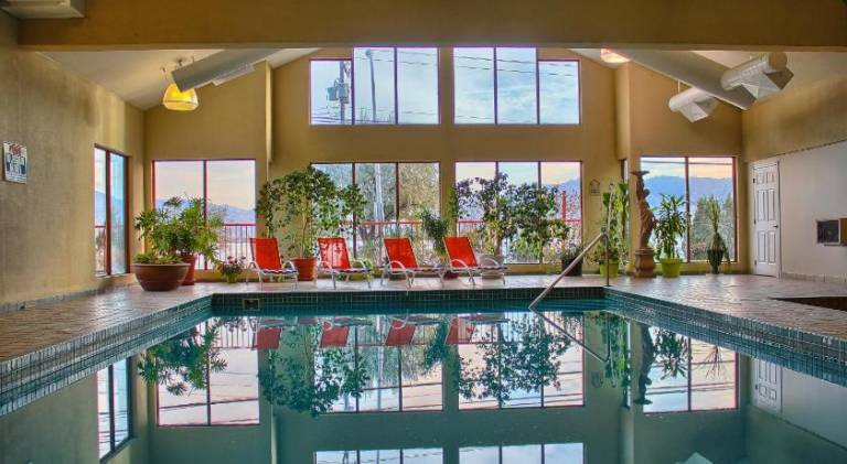 Holiday Inn Hotel & Suites Osoyoos By IHG — photo 2