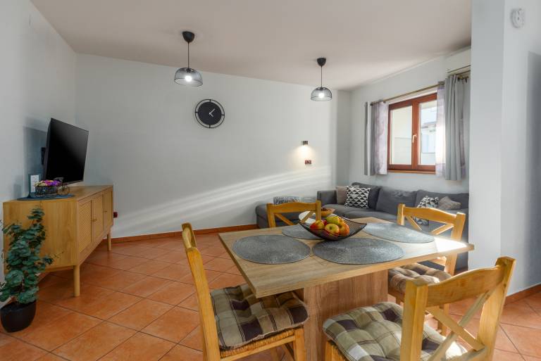 Beautiful rental apartment with terrace, garden & grill | Dogs allowed — photo 5