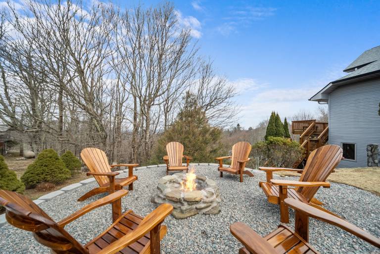 Family-oriented ample vacation home with grill | Mountain view | Pets are welcome — photo 4
