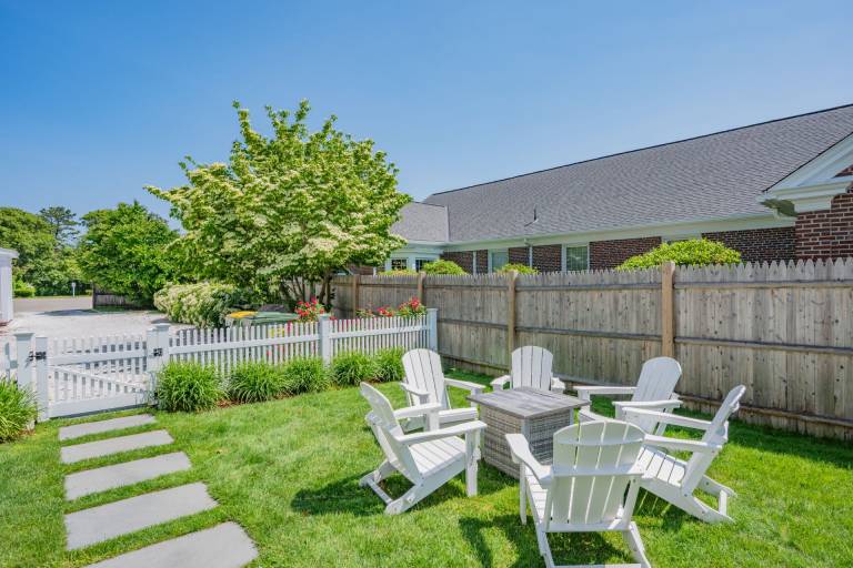 House with terrace & barbecue — photo 2
