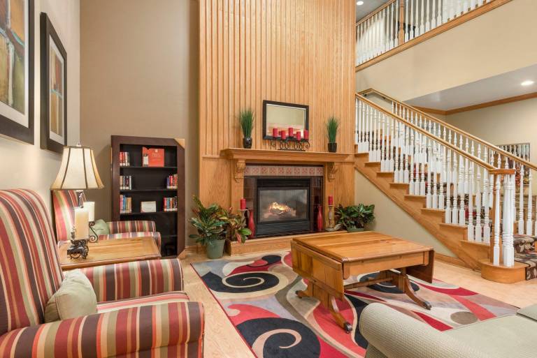 Country Inn & Suites by Radisson, Valdosta, GA — photo 2