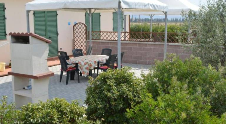 Farm with barbeque & yard in Piombino