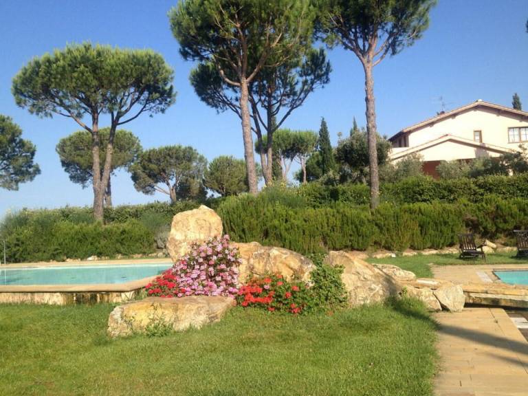 Family-friendly big villa with hot tub, pool & garden | Panoramic view | Pets are welcome — photo 2