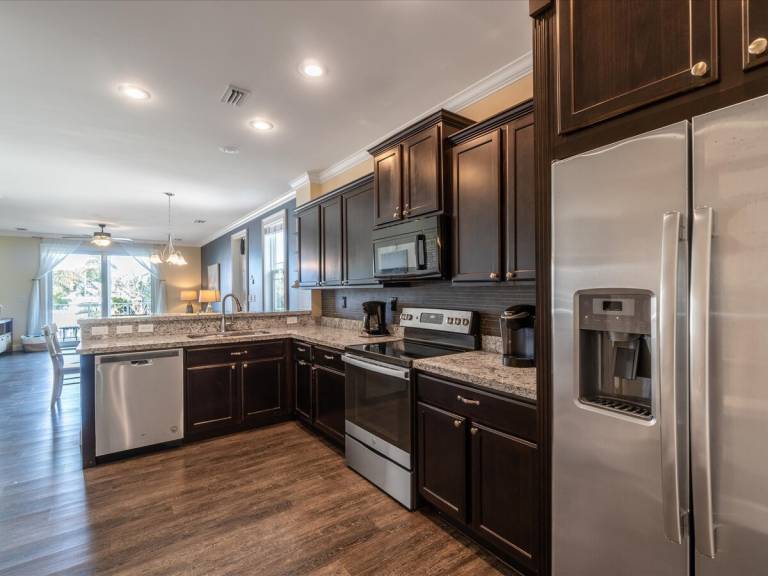 Child-friendly vacation home with grill & private pool | Water view | Pet-friendly — photo 3