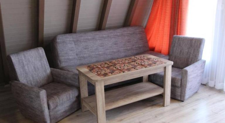 Charming rental apartment with barbeque, garden & pool | Pet-friendly — photo 4