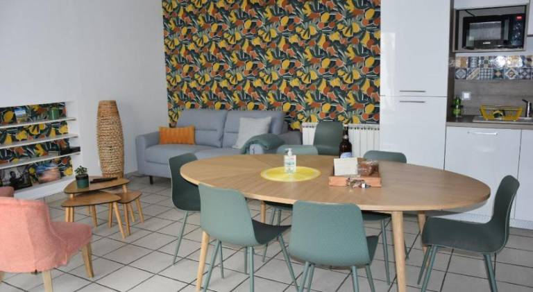 Vacation home with 3 rooms for 8 persons in Montreuil