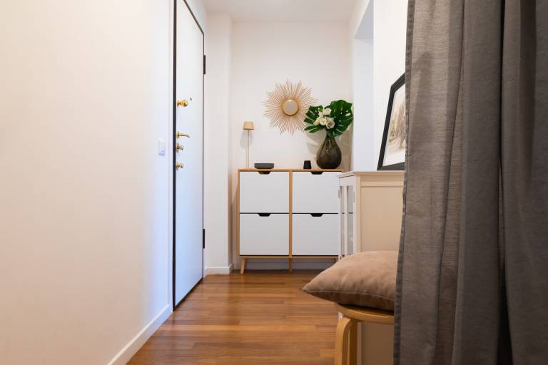 Apartment with patio | City view — photo 5