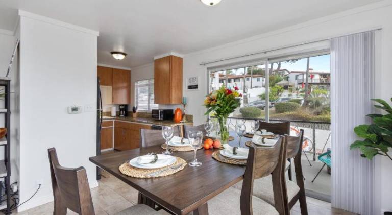 Ample vacation home with pool | Beach nearby | Pet-friendly — photo 3