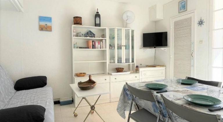 Villa with 1 room for 4 persons — photo 3