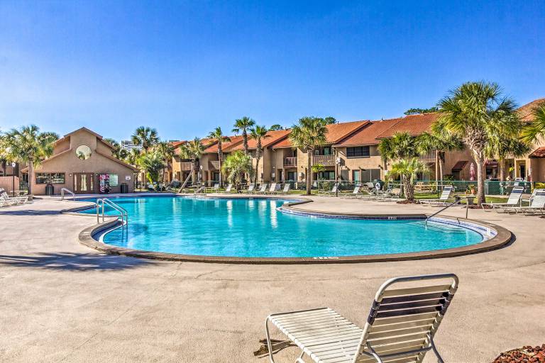 Walk to Beach Modern PCB Townhome w Patio