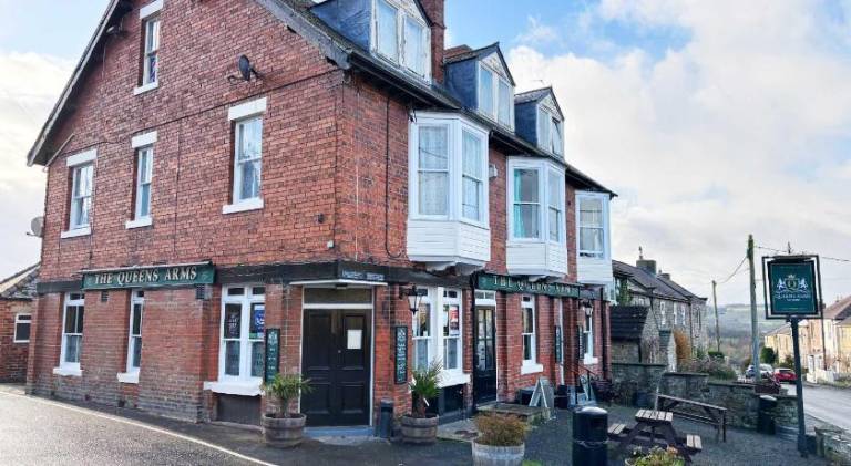 The Queens Arms Hotel — photo 3