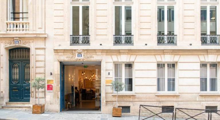 Children-friendly nice serviced apartment with terrace | Near Arc de Triomphe | Dogs allowed — photo 5