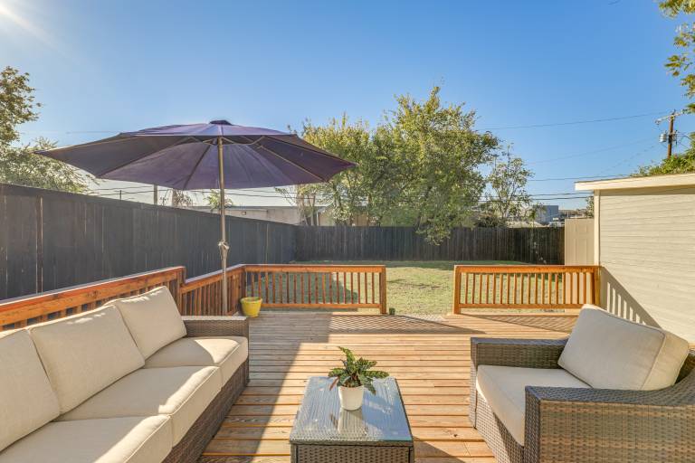 Walk to Cultural District Fort Worth Home w Yard