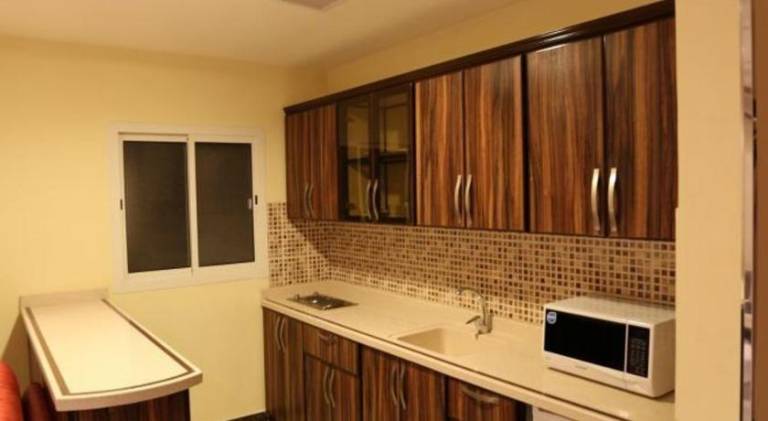 Apartment with patio — photo 4