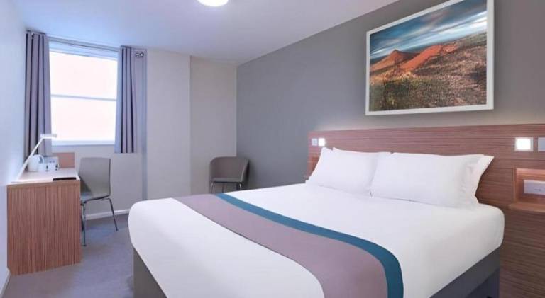 Travelodge London Kingston Upon Thames — photo 4
