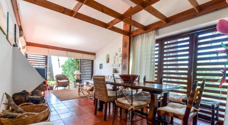 Vacation home with grill, private pool & patio — photo 3