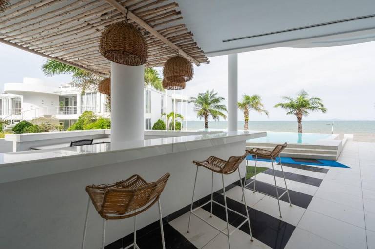 Beautiful vacation home with pool | Beach nearby | Pets are welcome — photo 3