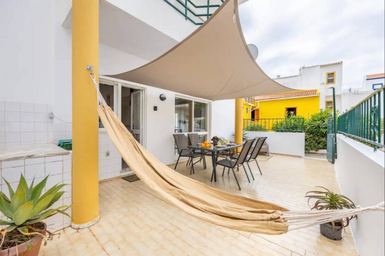 Holiday apartment with terrace & grill — photo 2