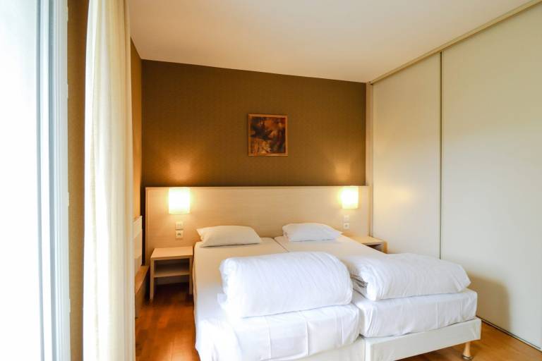 Holiday apartment with pool — photo 4