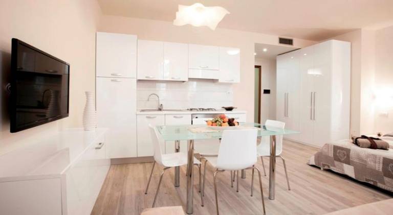 Serviced apartment for 5 persons — photo 2