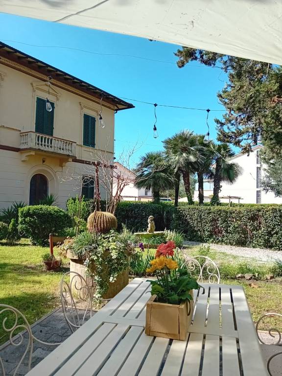 Villa with private pool & garden | Garden view — photo 2