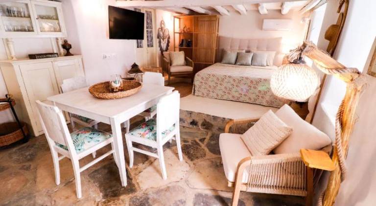 Ample vacation home | Perfect for remote work | Dogs allowed — photo 2