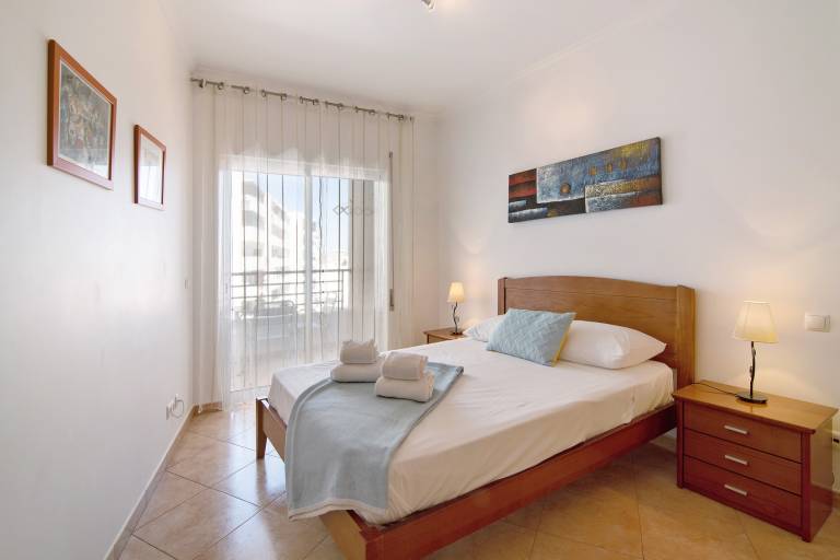 Apartment 'Quarteira Beach Ii' with Balcony, Wi-Fi and Air Conditioning — photo 5