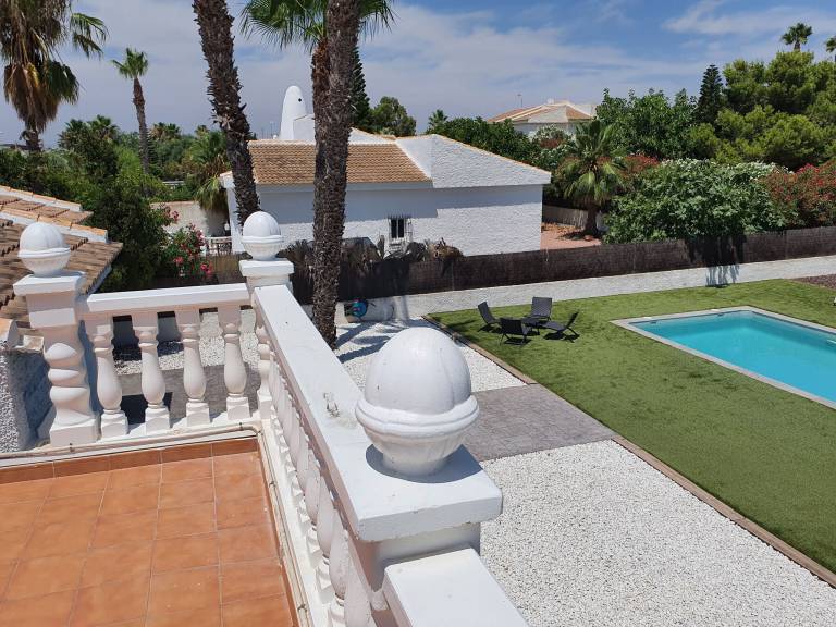 Villa  Los Montesinos