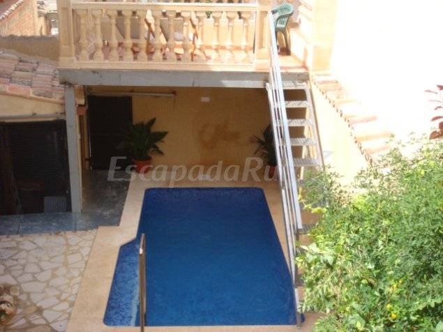 Child-friendly pleasant cottage with garden, terrace & grill | City view | Pets allowed — photo 4
