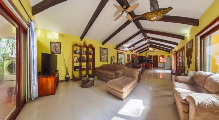 Pleasant villa with patio, barbeque & private pool | Perfect for remote work | Dogs allowed — photo 3