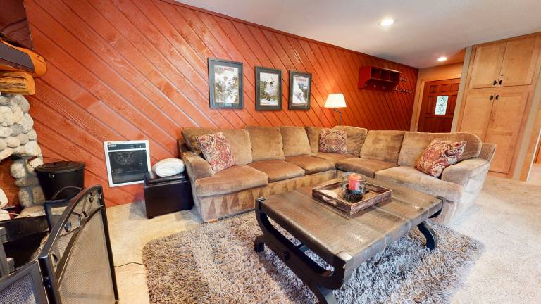 Fully equipped condo with hot tub, sauna & barbeque | Pet-friendly — photo 4