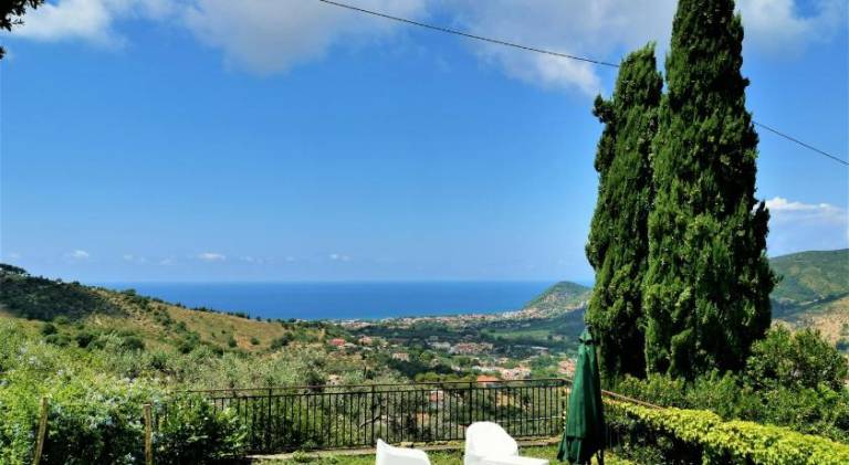 Wonderful villa with terrace, pool & grill | Good for workation | Pet-friendly in Montecorice