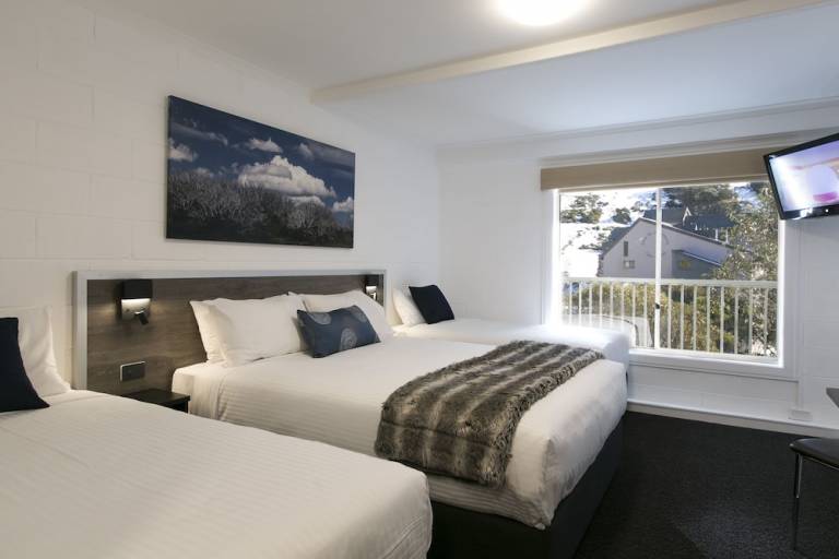 Lodge  Falls Creek
